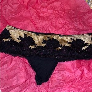 VS. Very Sexy Black Crystal Gold thread thong sz L